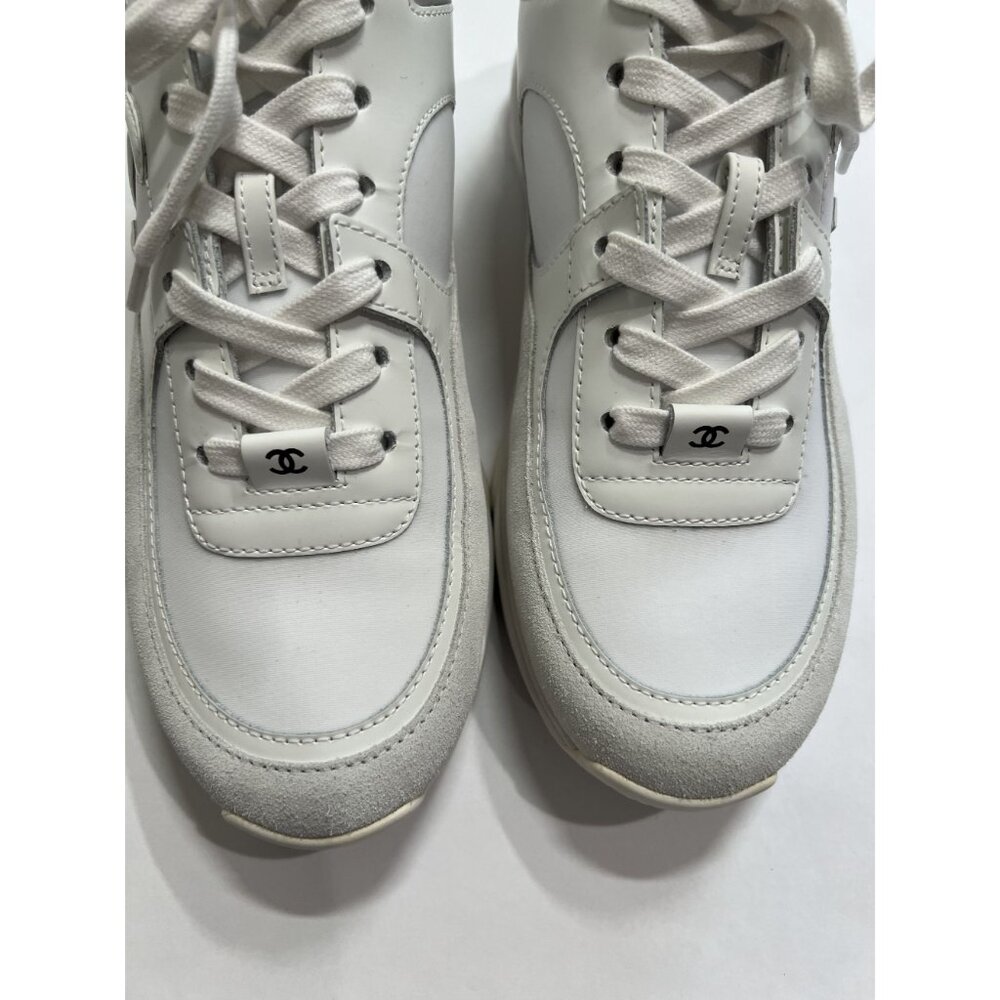Chanel Interlocking CC logo Sneakers in White - Picture 7 of 11
